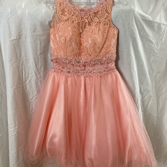 Dresses & Skirts - Short formal dress